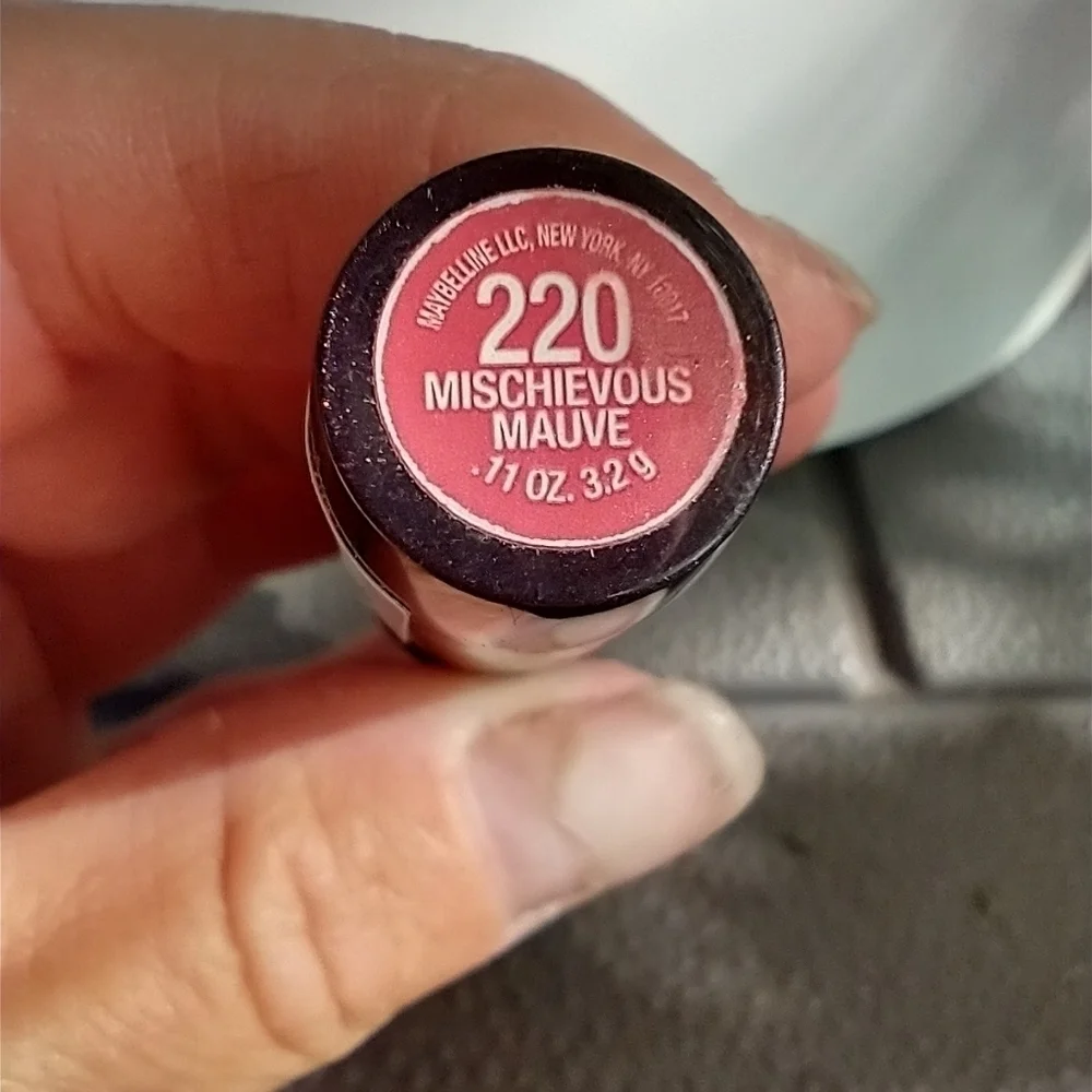 Volume xl seduction plumping lip color 220 mischie